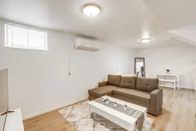 Image de 8 Mi to Dtwn: Denver Haven w/ Patio & Yard!