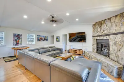 Image de Mountain-View Gem w\/ Community Perks in Dillard!