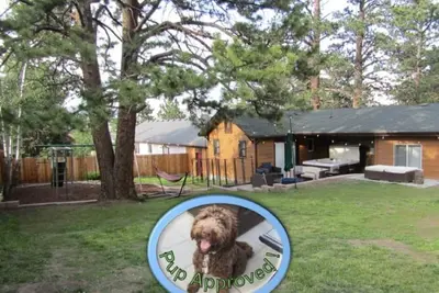 Image de \"Elk Spring\"- Dog-friendly w/ Hot Tub and fenced backyard oasis!