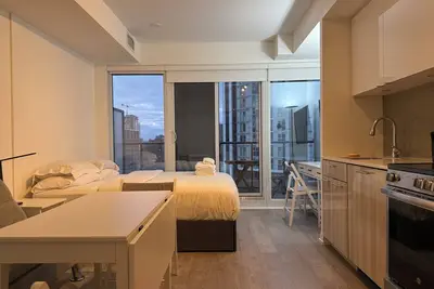 Image de Cozy condo - Downtown Toronto