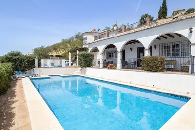 Image de Spacious villa with Fenced pool in lovely Competa Village, WiFi. Enjoy your stay