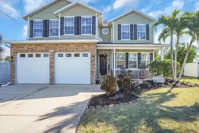 Image de A modern new build home, 3k Sqft, 5br/10Beds/Sleeps18, Spa, Close to Ami Beaches