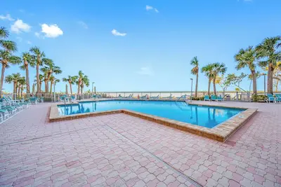 Image de Cbc 1-5c – Gulf Front, Pool, Hot Tub, Sauna, Gym, Tennis/Pickleball awaits!