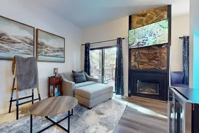 Image de Close to Lifts | Fireplace | Updated | Angel Fire Chalet 1 \"Ahh Pray Ski Haus\"
