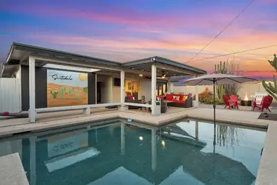 Image de Old Town Getaway Resort-Style Pool and Firepit Private Backyard