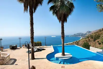 Villa Finu - Panoramic villa with swimming pool