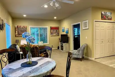 Image de A Cozy 1-bedroom apartment including Wifi, Ac and more.