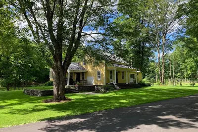 Image de Charming 2-bedroom cottage on private 4 acres with modern amenities