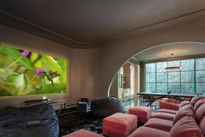 Image de Gated Buckhead estate with guesthouse, theater, gym - Simply the Best