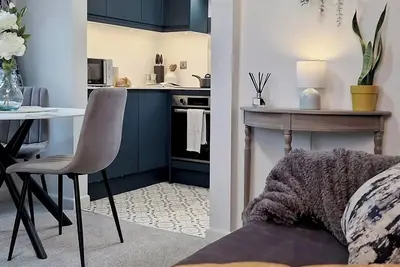 Modern Retreat in the Heart of Lancaster with Free Parking