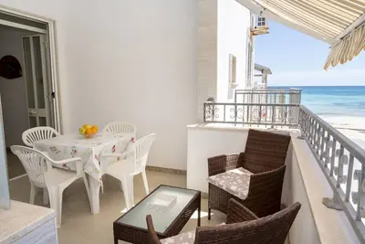 Image de Beach House | sea view Torre Lapillo