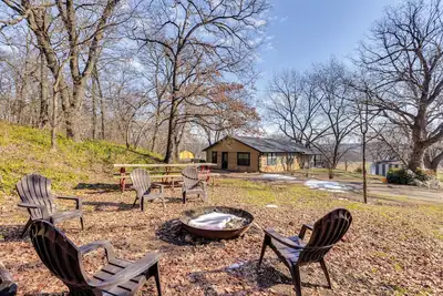 Image de Hike, Fish & Explore: Family Cabin in Sulphur!