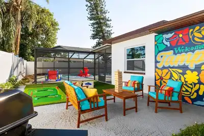 Image de Stadium Splash! Walk to Ray Jay, Private Pool, Games, Putting Green & More – Perfect Tampa Stay!
