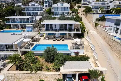 Image de Villa Lumiere 2 luxueuse villa de 4 chambres à Kiziltas Kalkan avec vue sur la mer