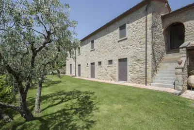 Image de Villa en Toscane avec Piscine et Vue