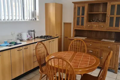 Image de Self contained bayside unit close to waterfront, markets and Wynnum & Manly Cbd