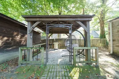 Image de Patio Sleeps 16! Kitchen  Private Place Keurig