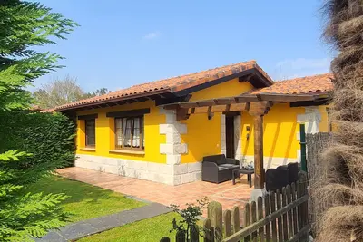 Image de Full yellow apartment in Llanes