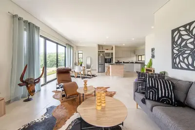 Image de Work. Relax. Thrive. Your Digital Nomad Retreat in Serenity Hills