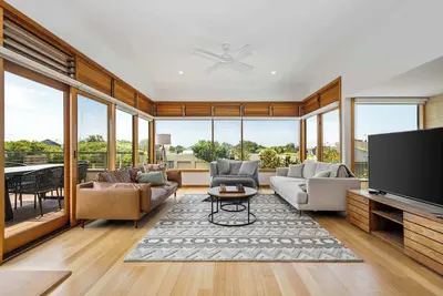 Image de Ocean Breeze - Retreat in Torquay, Sleeps 11!