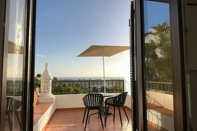 Image de Cliff Enchantment Piscine et Vue sur Mer, Quelques Minutes du Centre Historique