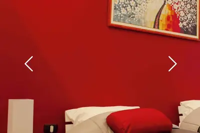 Image de Amazing 5-bedroom apartment with WiFi in Salerno. 50 mt to metro station.