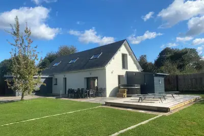 Image de Gîte de l'Epinay \"Cassis\" \nPiscine, bain nordique et jardin privatif au calme