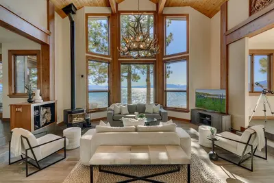 Image de Shimmering Shores - Lakefront