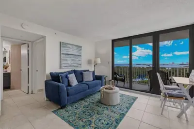 Image de Welcome to Your Luxurious Beachside Retreat