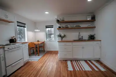 Image de Charming 2-bedroom townhome with WiFi, Ac in downtown Orrville