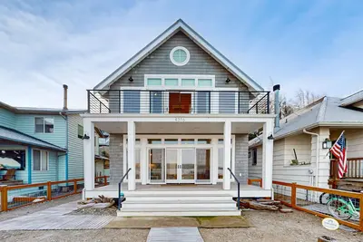 Image de Waterfront home in Langley, peaceful, walkable community