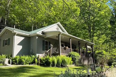 Image de Greenbrier River Front Cottage / 2 Br/2 Ba / Peaceful Water Views with WiFi, Ac