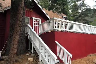 Image de Charming Ski cabin with WiFi near Dodge Ridge, great for family or small group.