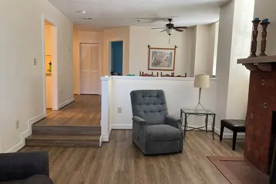 Image de Charming 2-bedroom apartment in Winston-Salem with WiFi and Ac