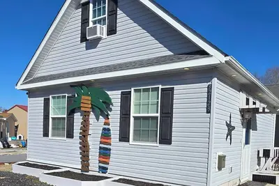 Image de Coastal Quarters - Unit 1 - Updated 2 Br in Lewes