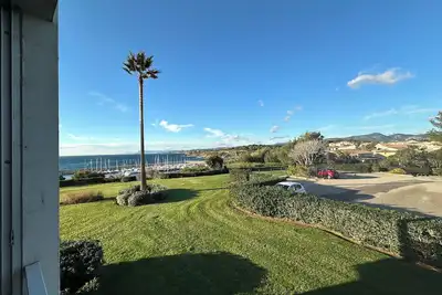 Image de Le Grand Large dans un parc privé à 5mn de la mer et des commodités.