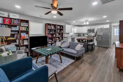 Image de New! Charming Pet Friendly Concord Retreat