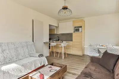 Image de Location appartement T2 refait entièrement a neuf \na 100 m de la plage