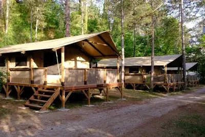 Image de Camping 4 étoiles - Piscine - ccaifie