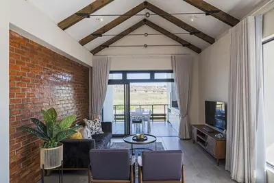 Image de Modern 2-bedroom apartment in Jeffreys Bay situated in secure Beach Estate