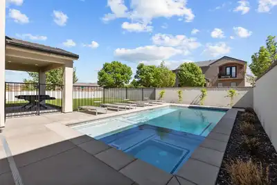 Image de Brand New Build! 50+ Beds