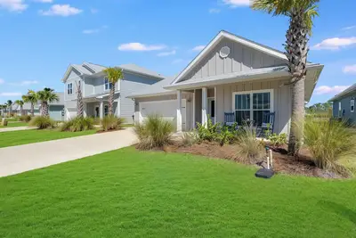 Image de Beach Home | Golf Cart | 3 Min to Beach | Pool