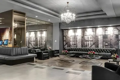 Image de 2 Trendsetting Rooms in the Heart of Times Square w/ Delicious On-Site Café
