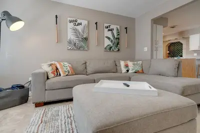 Image de GrandSlam Getaway @ Sloan w/ 9ft Pool, Park Close, Entire Home