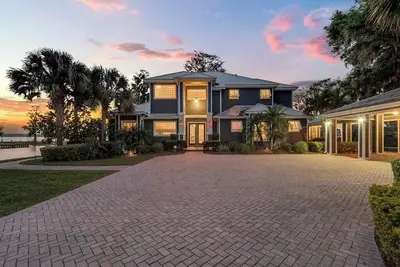 Image de Epic Lakeside Resort – 2 Homes on 2 Acres with 800' of Waterfront