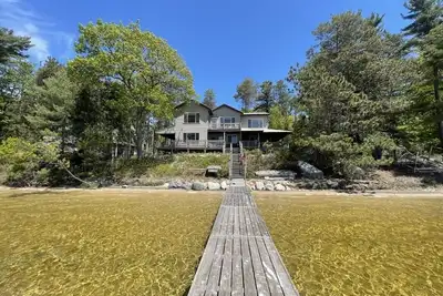 Image de Spacious 5-Bedroom Beaver Island Lakehouse on Lake G-Wifi & Watercraft Included!