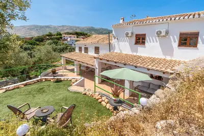 Image de Maison de vacances 'JaĂŻra Sierra De Castril' avec vue sur la montagne, Wi-Fi et climatisation