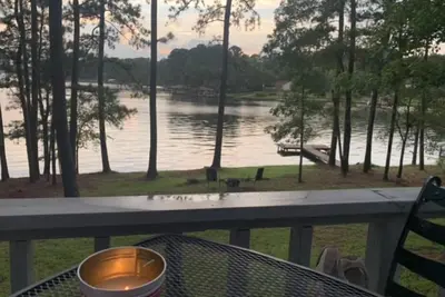 Image de Cozy 3-bedroom lake front property on Lake Sinclair with 2 private docks