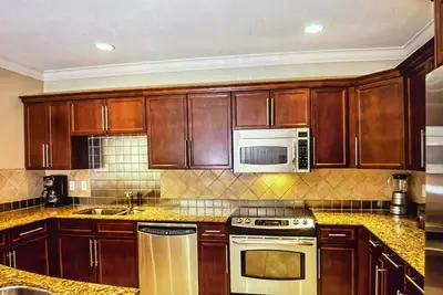 Image de Spacious 3-bedroom condo with ocean views and all the amenities in superb Destin