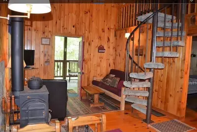 Image de Cozy 2-bedroom cabin in awesome Blairsville with ac and wifi.
